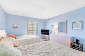 3 bedrooms, iron/ironing board, WiFi, bed sheets - Oceanfront condo with beach access, pool, furnished balcony, & fast WiFi (Ocean City)