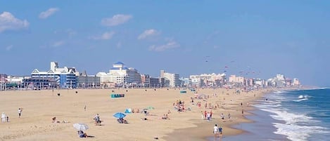 Una spiaggia nelle vicinanze
