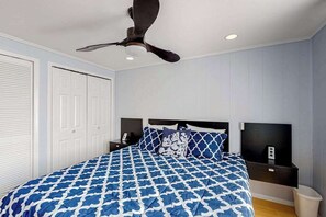 1 bedroom, iron/ironing board, WiFi - Second-floor, ocean view condo with WiFi, washer/dryer, & central AC (Ocean City)