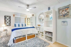 2 bedrooms, desk, iron/ironing board, WiFi - Sunny, Bay View Condo with Free WiFi, Full Kitchen, Central A/C, & Shared Pool (Ocean City)