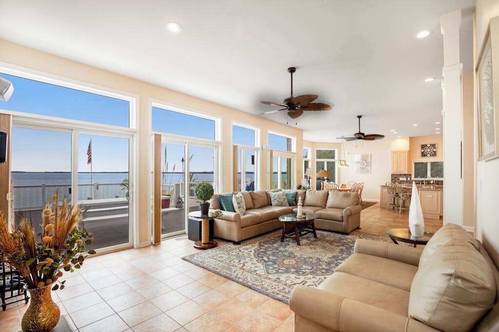 TV, fireplace, DVD player, offices