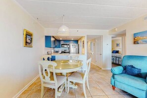 Dining - Fantastic Condo Situated in Oceanfront Complex w/Shared Pool, Free WiFi, AC (Ocean City)