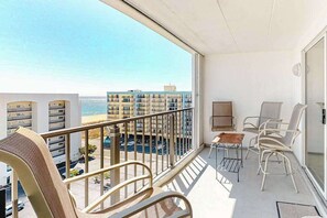 Property grounds - Fantastic Condo Situated in Oceanfront Complex w/Shared Pool, Free WiFi, AC (Ocean City)