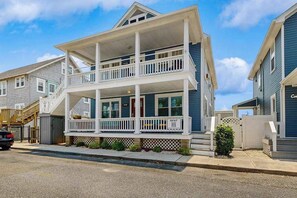 Exterior - 2nd-Floor Apartment w/Balcony, Partial AC, Shared Gas Grill, Washer/Dryer (Ocean City)
