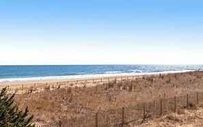 Beach nearby - Bright, sunny condo with ocean and bay views in walkable Midtown location (Ocean City)