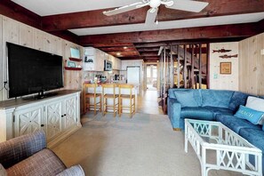 TV, DVD player, offices - Oceanfront Townhome w/ Multi-Level Decks, Great View, W/D & Beach Access (Ocean City)