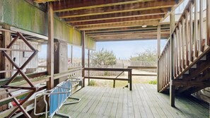 Property grounds - Oceanfront Townhome w/ Multi-Level Decks, Great View, W/D & Beach Access (Ocean City)