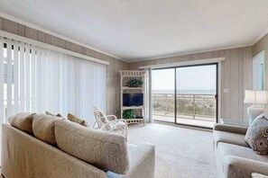 TV, DVD player, offices - Oceanfront Condo with Balcony, WiFi, W/D & Shared Pool - Close to Boardwalk (Ocean City)