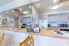 Fridge, microwave, oven, stovetop - Family-Friendly Oceanfront Condo w/Balcony, Views, Central A/C, Free WiFi, Cable (Ocean City)