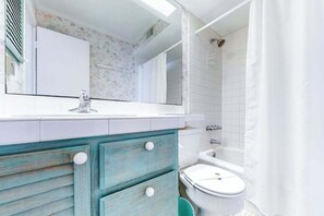 Shower, towels - Family-Friendly Oceanfront Condo w/Balcony, Views, Central A/C, Free WiFi, Cable (Ocean City)