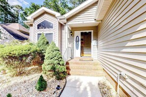Exterior - Home with central AC, gas fireplace, washer/dryer, firepit, & shared pools (Ocean Pines)