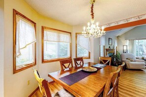 Dining - Home with central AC, gas fireplace, washer/dryer, firepit, & shared pools (Ocean Pines)