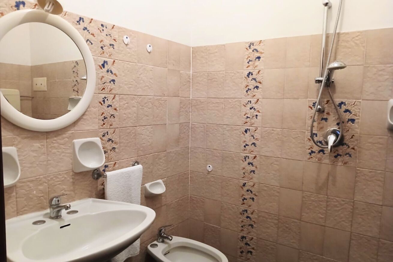 Doccia, bidet, asciugamani
