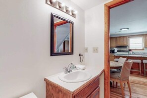 Fridge, microwave, oven, stovetop - Waterfront wonder with screened porch, washer/dryer, private boat dock & ramp (West Ocean City)