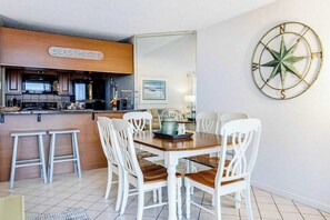 Dining - Beach-View Condo at the Pyramid - Shared Oceanfront Pool, WiFi & Central AC (Ocean City)