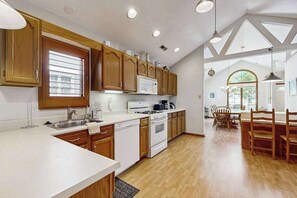 Fridge, microwave, oven, stovetop - Dog-Friendly Beach House - Fast WiFi, Central AC, Gas Fireplace & Washer/Dryer (Ocean City)