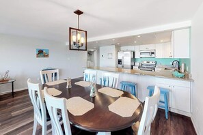 Dining - Condo One Block from the Beach w/ Balcony, AC, Laundry & Shared Pool (Ocean City)