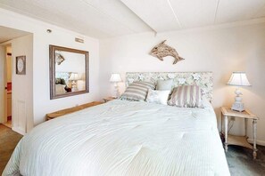 2 bedrooms, WiFi, bed sheets - Waikiki 302 (Ocean City)