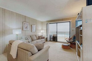 TV, DVD player, stereo - Oceanfront Condo with Balcony, WiFi, Central AC, W/D & Shared Outdoor Pool (Ocean City)