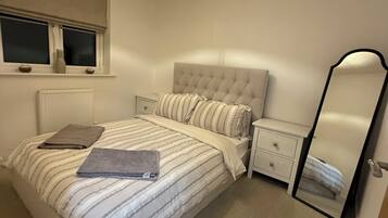 WiFi, bed sheets