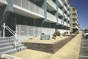 Exterior detail - 4th-floor condo near the beach with balcony, outdoor shower, washer/dryer & AC (Ocean City)