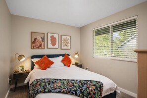 3 bedrooms, desk, iron/ironing board, free WiFi