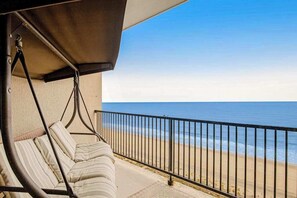 Property grounds - Beach- & oceanfront condo with balcony, pool, & washer/dryer (Ocean City)