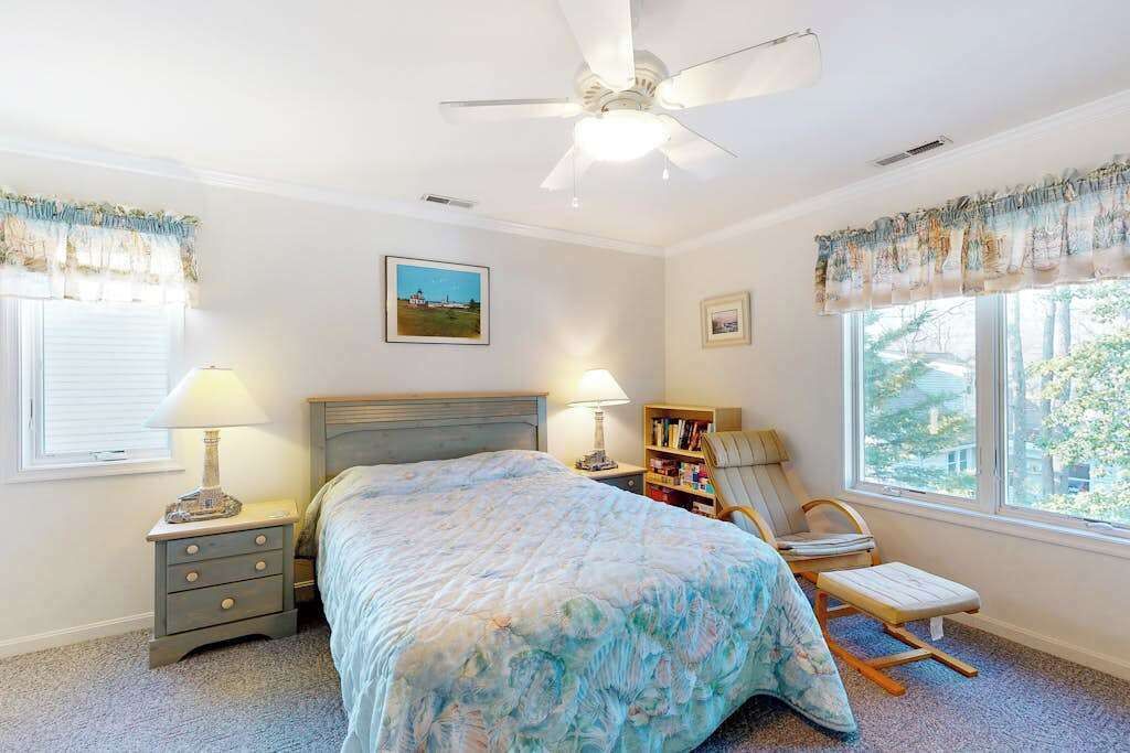 6 bedrooms, WiFi, bed sheets