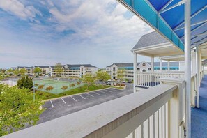 Property grounds - Light-Filled Waterfront Condo w/ Marsh & Bay Views, Deck, Shared Pool & Tennis (Ocean City)