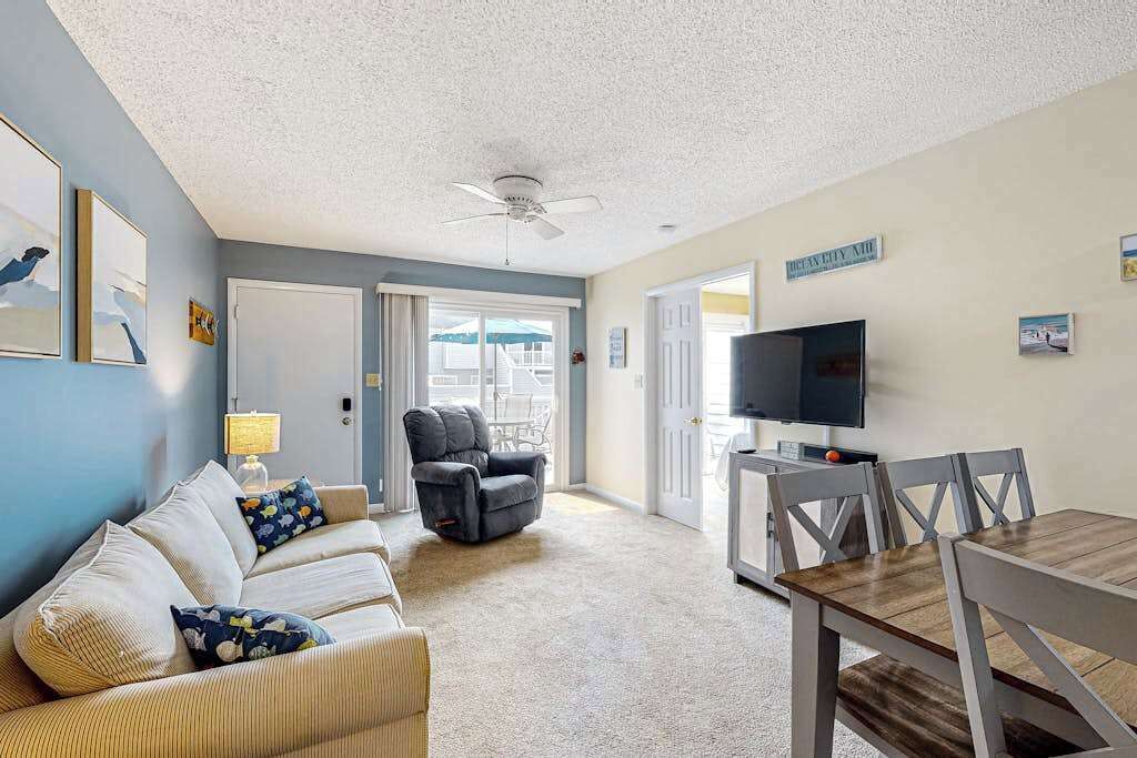 TV, DVD player, offices