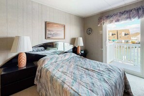 WiFi, bed sheets - Gullway Getaway (Ocean City)
