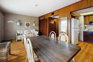 Dining - Gullway Getaway (Ocean City)