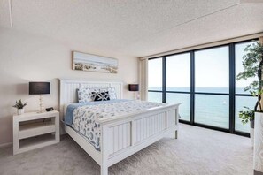 Internet, bed sheets - Beachfront condo with great views, balcony, pools & game room (Ocean City)