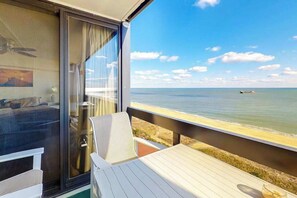 Terrace/patio - Affordable condo with furnished balcony, water views & pools (Ocean City)