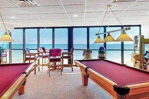 Games room - Convenient beachfront condo with angled views, cozy balcony, pools, gym & tennis (Ocean City)
