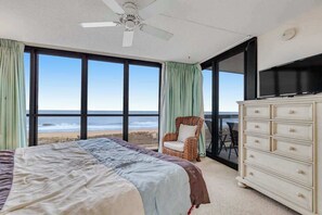1 bedroom, Internet, bed sheets - Incredible beachfront condo with balcony, pools, gym & tennis (Ocean City)