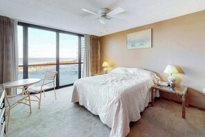 2 bedrooms, Internet, bed sheets - Beach condo in great location with unparalleled views, AC, pools, gym & sauna (Ocean City)