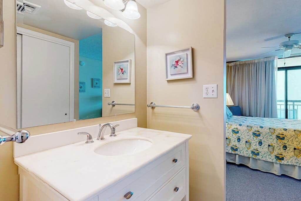 Shower, towels