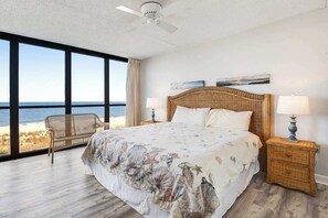 Internet, bed sheets - Splendid beachfront condo with balcony, views, pool, gym, tennis, AC & sauna (Ocean City)