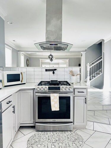 Spacious Dual-Home Retreat- Perfect for big family