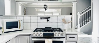 Spacious Dual-Home Retreat- Perfect for big family