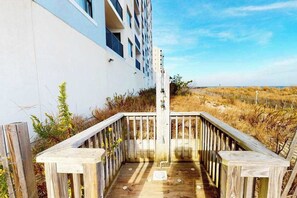 Property grounds - Beachfront Suite w/Ocean Views From Balcony, Free WiFi, Central AC, Private W/D (Ocean City)