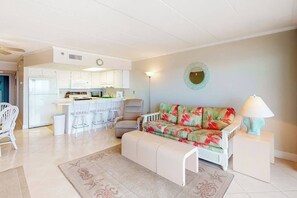 TV, DVD player, offices - Sunny Beachfront Condo w/Private Balcony, Washer/Dryer, A/C, Free WiFi, Views (Ocean City)