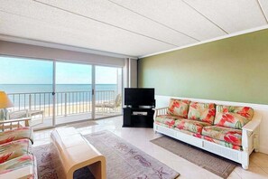 TV, DVD player, offices - Sunny Beachfront Condo w/Private Balcony, Washer/Dryer, A/C, Free WiFi, Views (Ocean City)