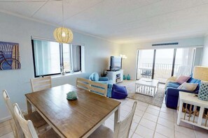 TV, DVD player, offices - Comfy Condo in Beachfront Building Overlooking the Water w/Free WiFi, W/D (Ocean City)