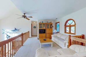 TV, DVD player - Canalside Home in Ocean Pines with Large Deck, Canoes, Kayaks & Shared Pools (Ocean Pines)