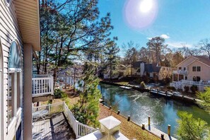 Property grounds - Canalside Home in Ocean Pines with Large Deck, Canoes, Kayaks & Shared Pools (Ocean Pines)