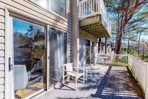 Terrace/patio - Canalside Home in Ocean Pines with Large Deck, Canoes, Kayaks & Shared Pools (Ocean Pines)