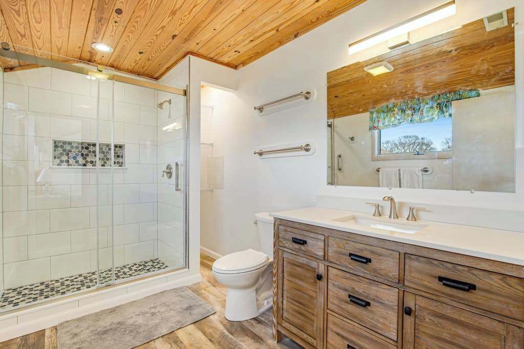 Shower, towels