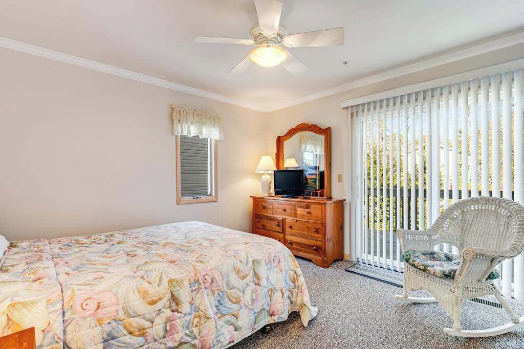 5 bedrooms, WiFi, bed sheets